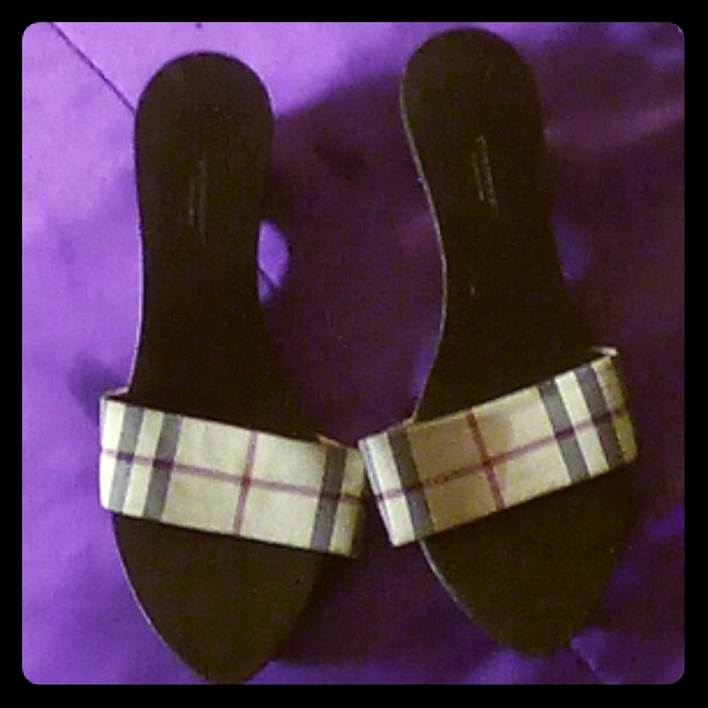 Burberry flats